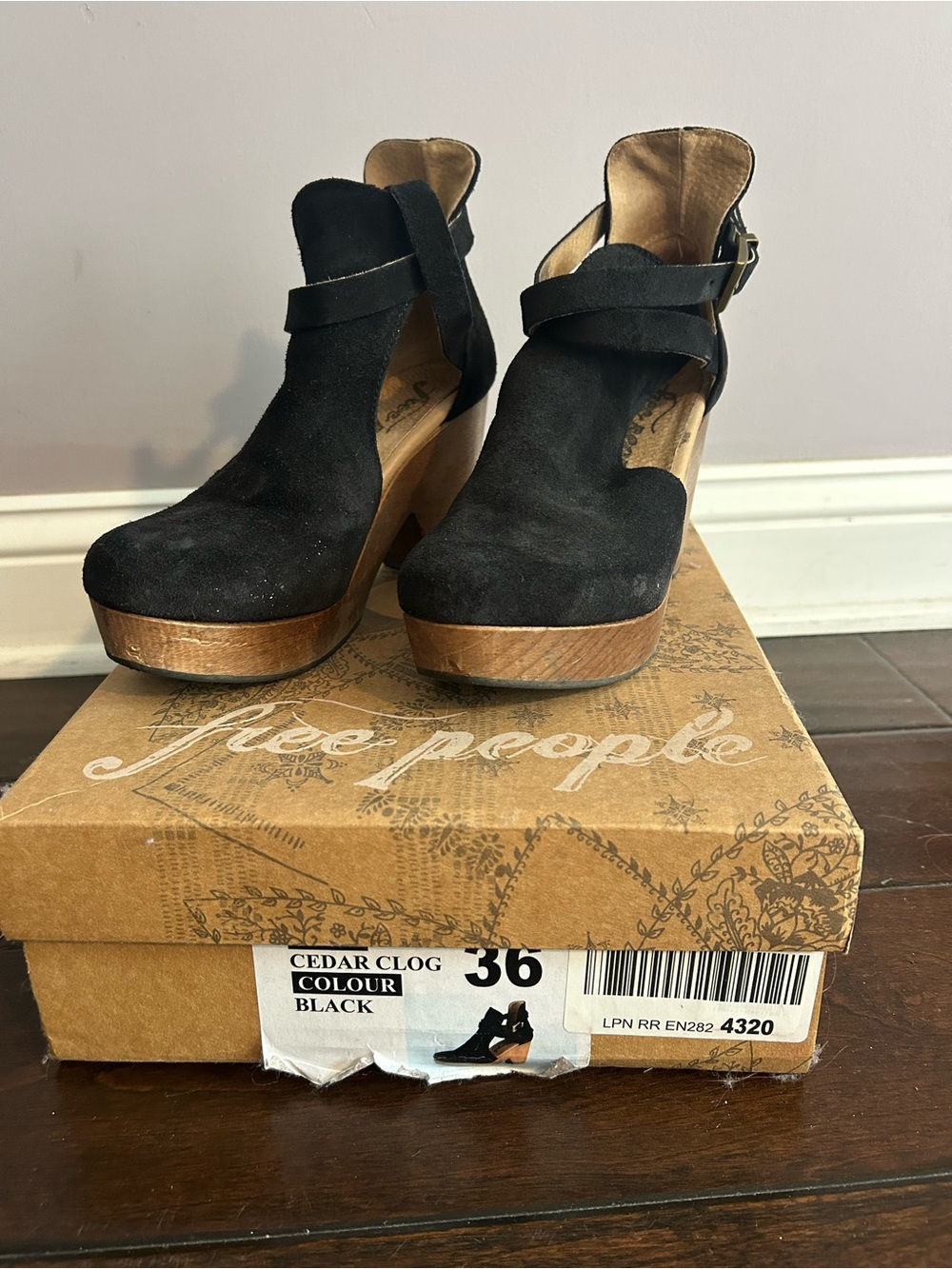 Free People Cedar Black Suede Clog Heels size 36